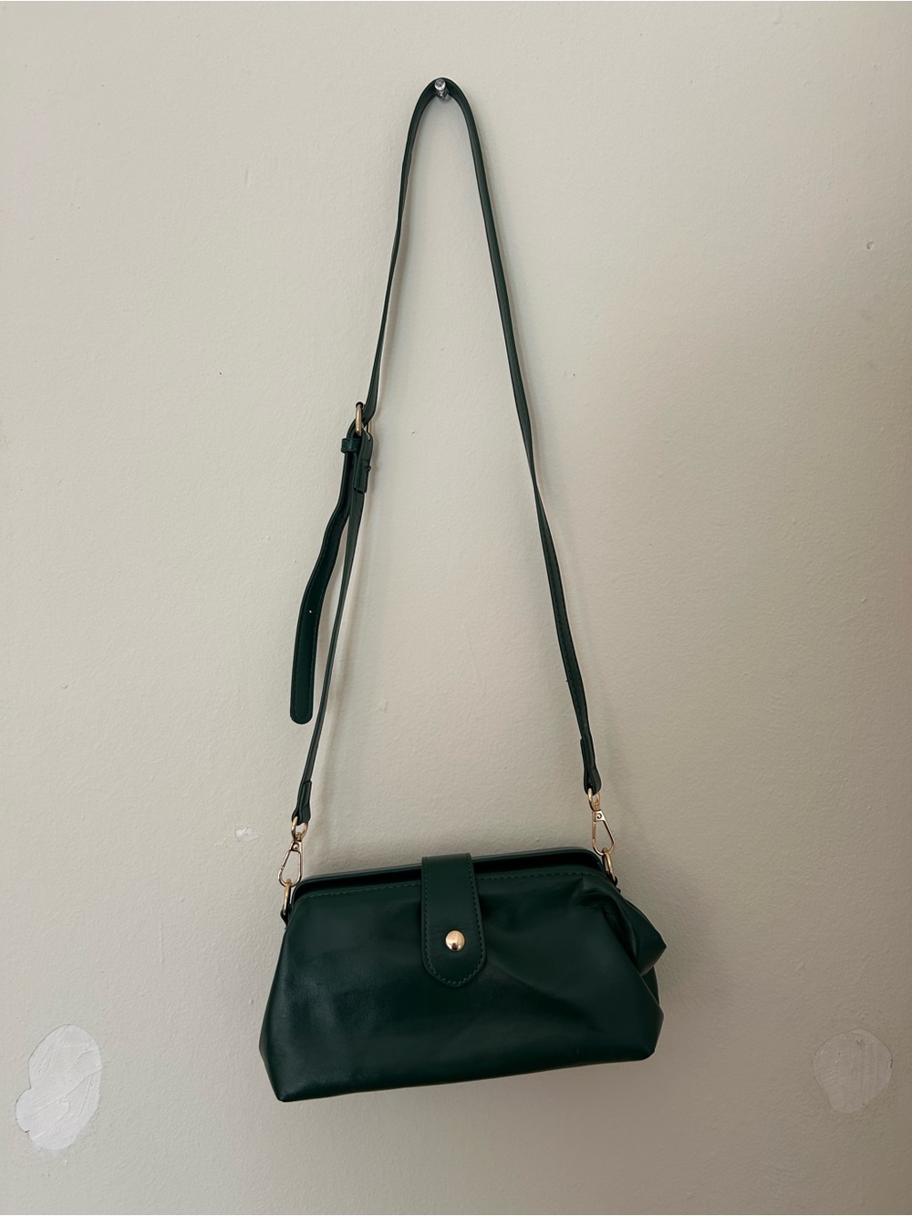 Picnic Boutique SF Elegant Dark Green Crossbody with Gold Accent